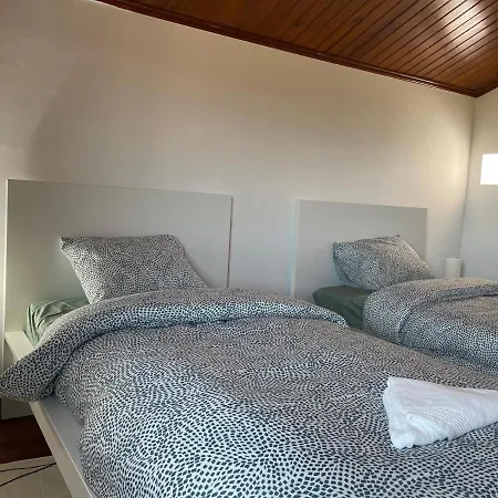 No Ceu - A Fully Private Flat In The Sky With Ocean View アパート アトウギア・ダ・バレイア