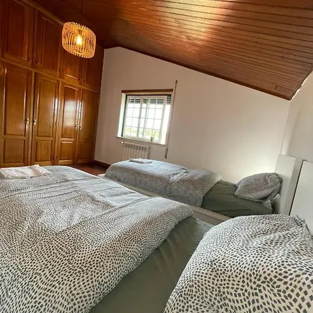 No Ceu - A Fully Private Flat In The Sky With Ocean View アパート アトウギア・ダ・バレイア