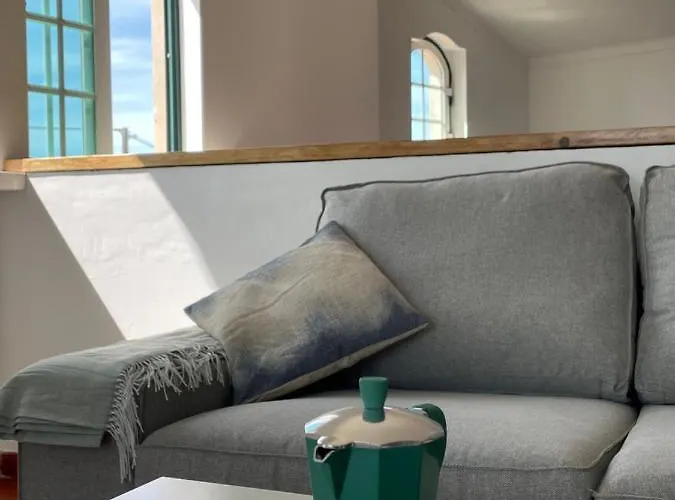 Апартаменты No Ceu - A Fully Private Flat In The Sky With Ocean View Атогиа-да-Балейя